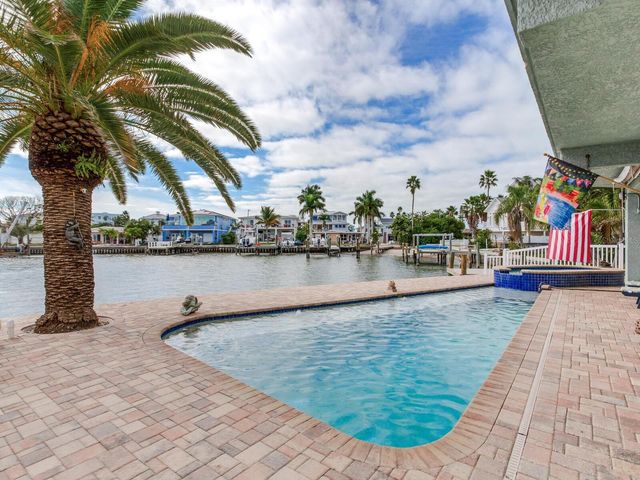 511 161ST AVENUE, Redington Beach, FL 33708