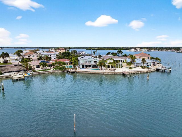 511 161ST AVENUE, Redington Beach, FL 33708