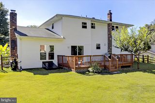 815 N COUNTRY CLUB DR, Newark, DE 19711