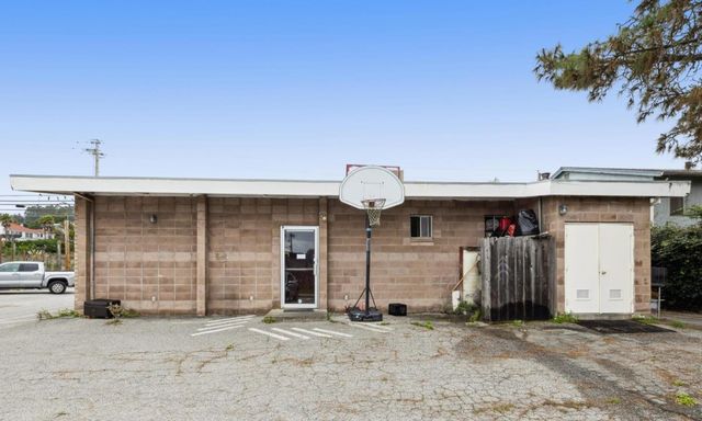 3048 Cabrillo Highway, Half Moon Bay, CA 94019