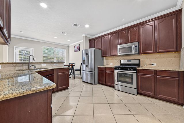 9106 Fuqua Breeze Drive, Houston, TX 77075