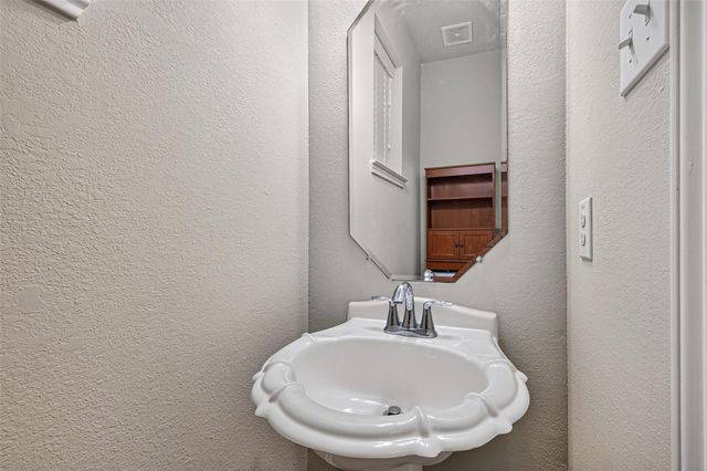9106 Fuqua Breeze Drive, Houston, TX 77075