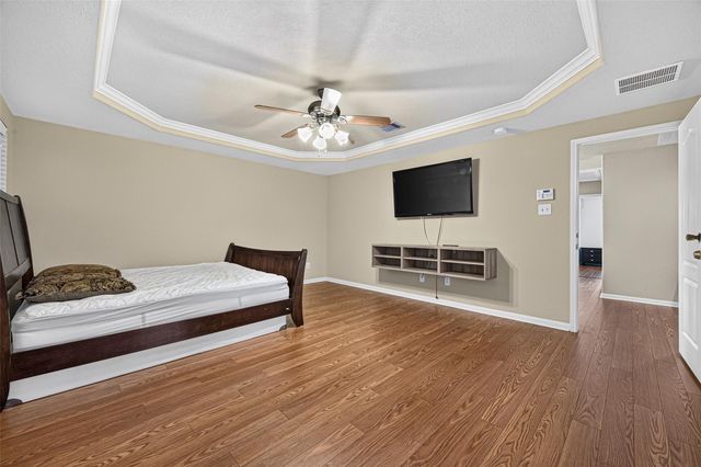 9106 Fuqua Breeze Drive, Houston, TX 77075