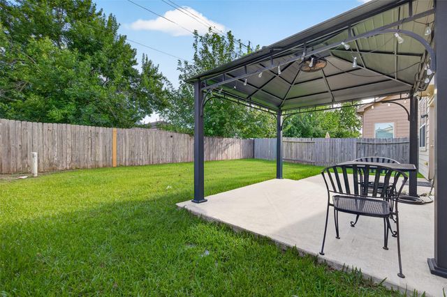 9106 Fuqua Breeze Drive, Houston, TX 77075