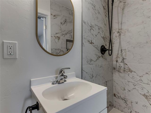 8300 S Anderson Road, Oklahoma City, OK 73150