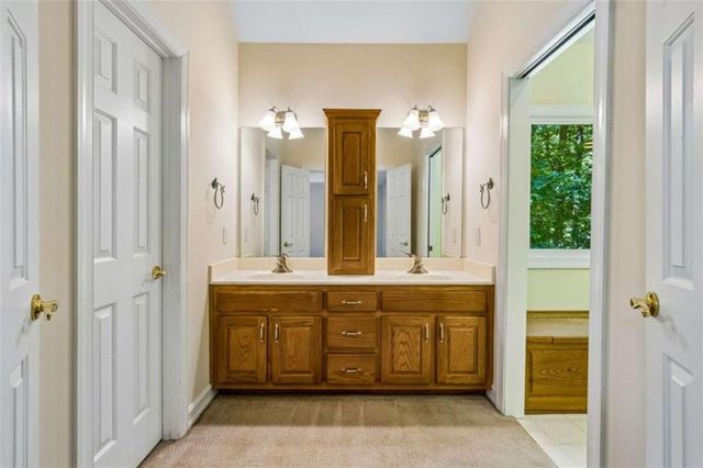 1072 Regency Park Drive, Braselton, GA 30517