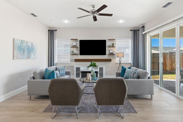 9042 Elliott Springs Dr, Elk Grove, CA 95624