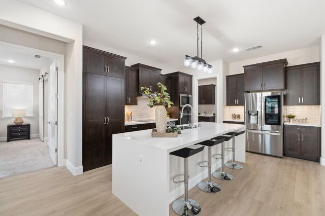 9042 Elliott Springs Dr, Elk Grove, CA 95624