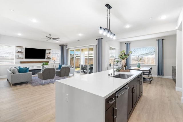 9042 Elliott Springs Dr, Elk Grove, CA 95624