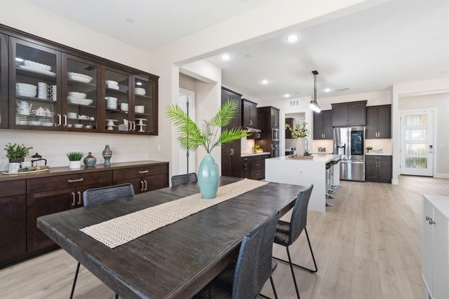 9042 Elliott Springs Dr, Elk Grove, CA 95624