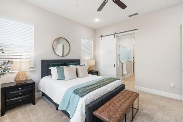 9042 Elliott Springs Dr, Elk Grove, CA 95624