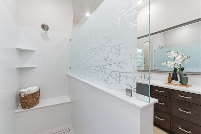 9042 Elliott Springs Dr, Elk Grove, CA 95624