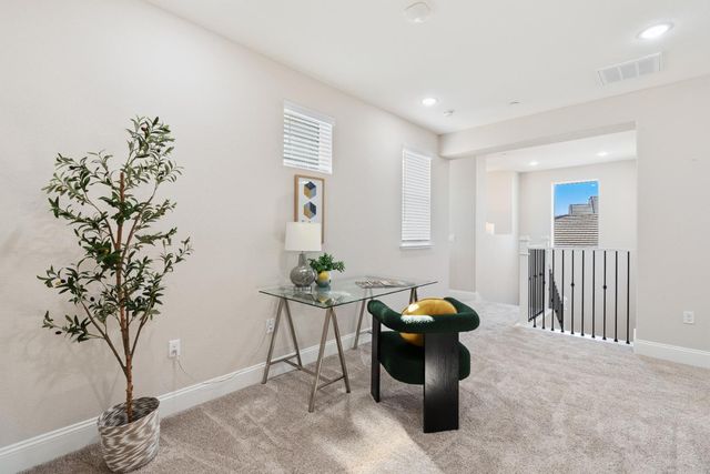 9042 Elliott Springs Dr, Elk Grove, CA 95624