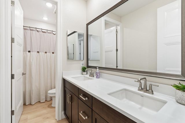 9042 Elliott Springs Dr, Elk Grove, CA 95624