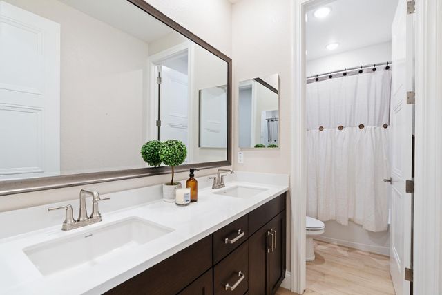 9042 Elliott Springs Dr, Elk Grove, CA 95624