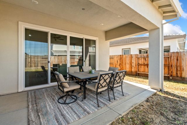 9042 Elliott Springs Dr, Elk Grove, CA 95624