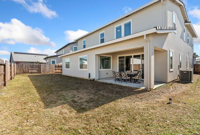 9042 Elliott Springs Dr, Elk Grove, CA 95624