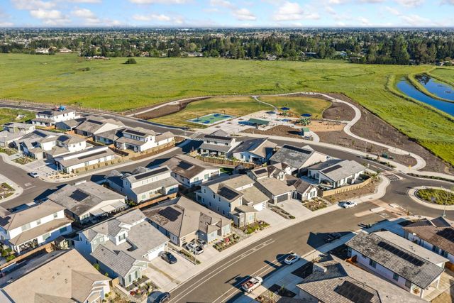 9042 Elliott Springs Dr, Elk Grove, CA 95624