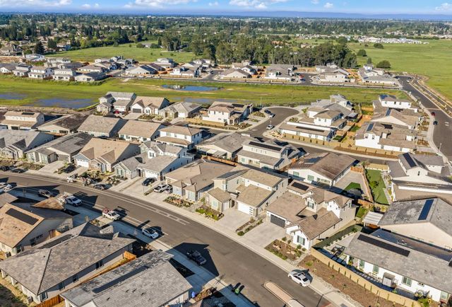 9042 Elliott Springs Dr, Elk Grove, CA 95624