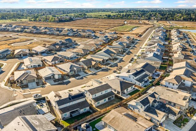 9042 Elliott Springs Dr, Elk Grove, CA 95624