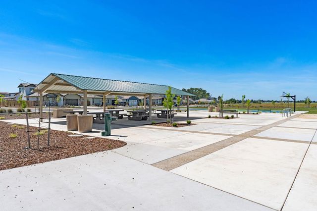 9042 Elliott Springs Dr, Elk Grove, CA 95624
