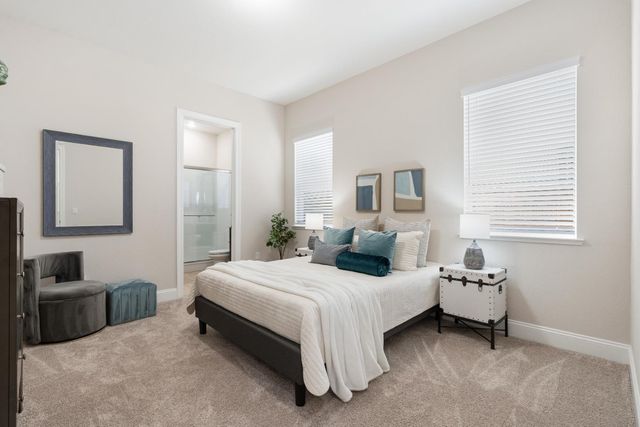 9042 Elliott Springs Dr, Elk Grove, CA 95624