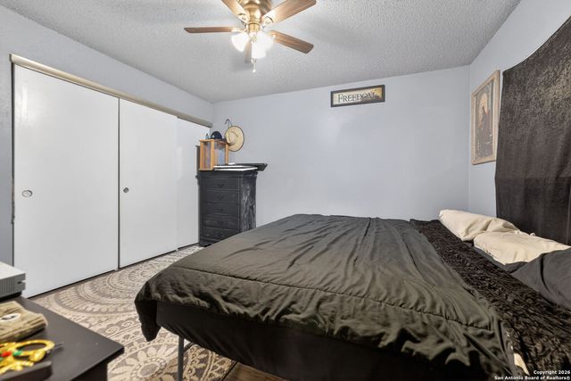 6715 Middle Oaks, San Antonio, TX 78227