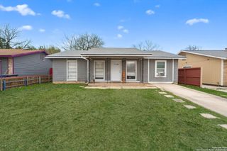 6715 Middle Oaks, San Antonio, TX 78227