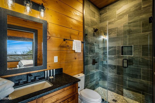 1852 Mountain Ash Way, Sevierville, TN 37876