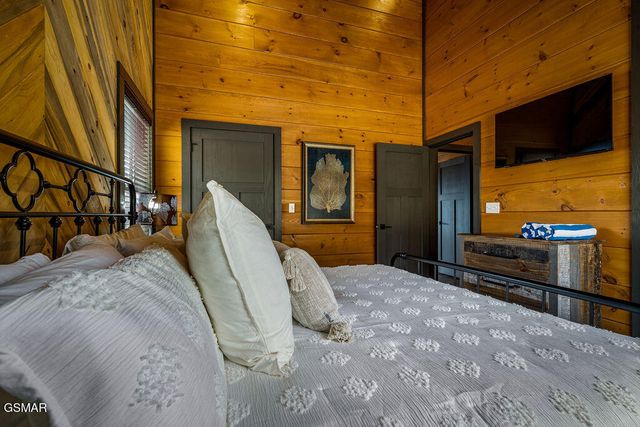 1852 Mountain Ash Way, Sevierville, TN 37876