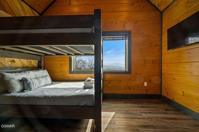 1852 Mountain Ash Way, Sevierville, TN 37876