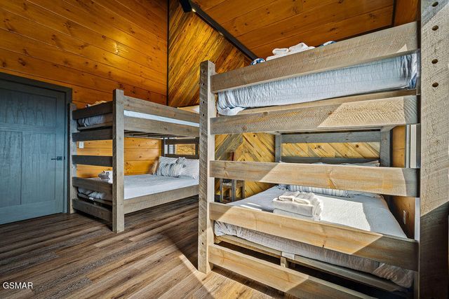 1852 Mountain Ash Way, Sevierville, TN 37876