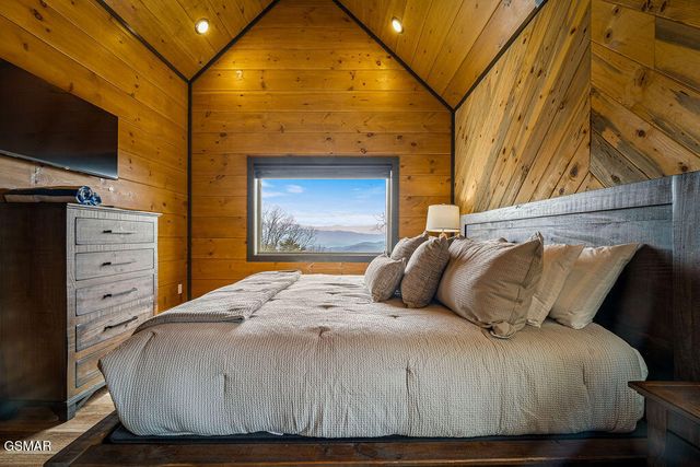 1852 Mountain Ash Way, Sevierville, TN 37876