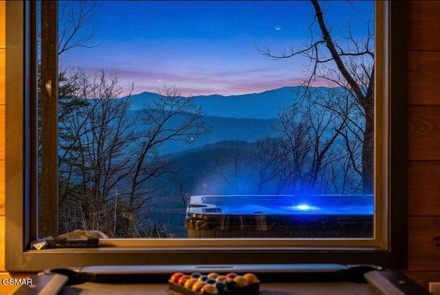 1852 Mountain Ash Way, Sevierville, TN 37876