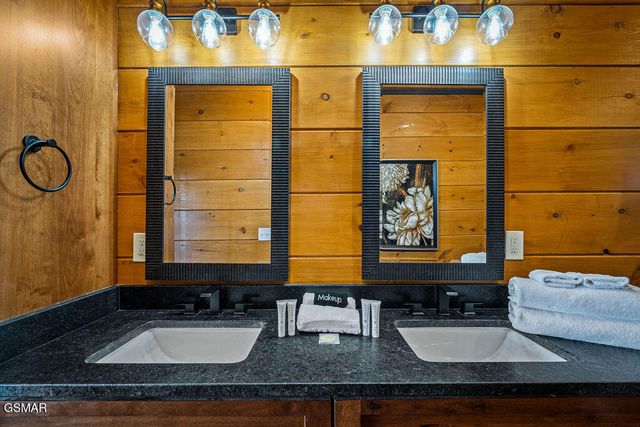 1852 Mountain Ash Way, Sevierville, TN 37876