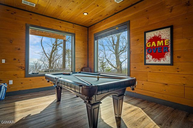 1852 Mountain Ash Way, Sevierville, TN 37876