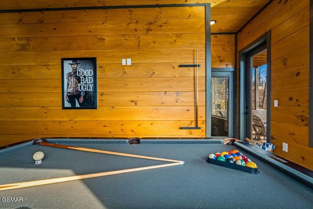 1852 Mountain Ash Way, Sevierville, TN 37876