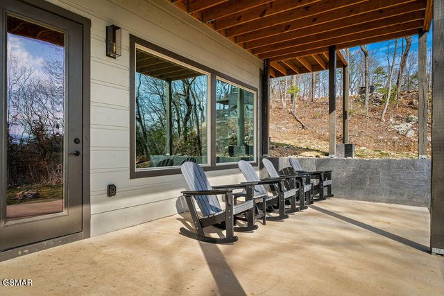 1852 Mountain Ash Way, Sevierville, TN 37876