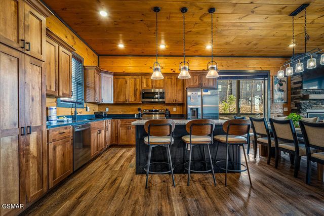 1852 Mountain Ash Way, Sevierville, TN 37876