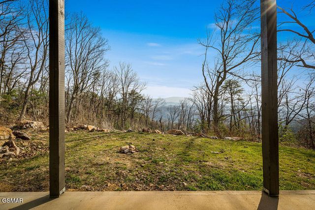 1852 Mountain Ash Way, Sevierville, TN 37876