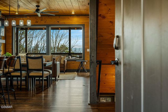 1852 Mountain Ash Way, Sevierville, TN 37876