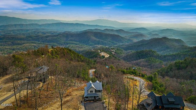 1852 Mountain Ash Way, Sevierville, TN 37876