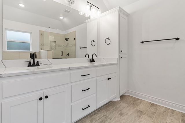 7701 Scott Lane, Greenville, TX 75402