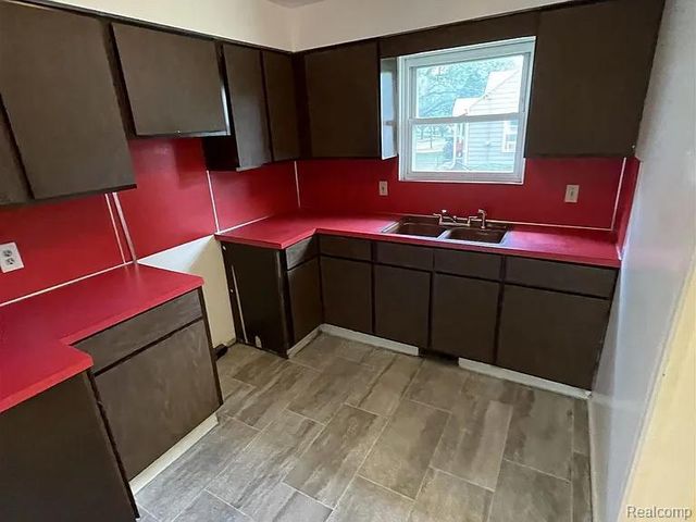 2429 Pennsylvania Avenue, Flint, MI 48506