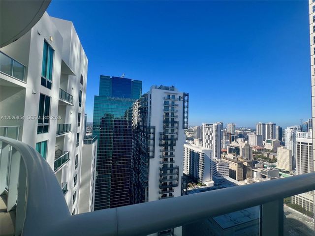300 S Biscayne Blvd PH-3907, Miami, FL 33131