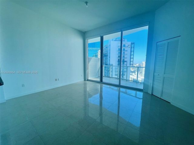 300 S Biscayne Blvd PH-3907, Miami, FL 33131