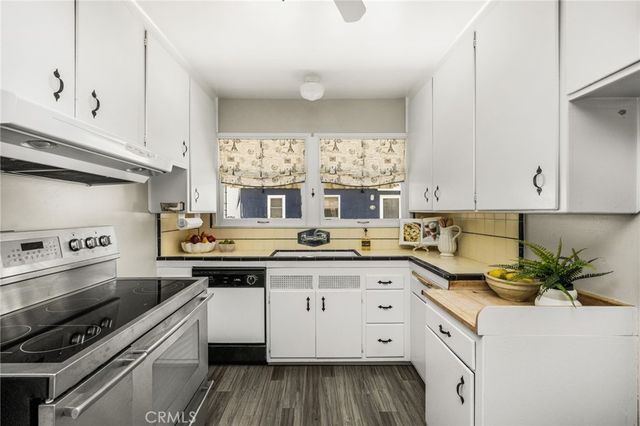 1034 E Palmyra Avenue, Orange, CA 92866