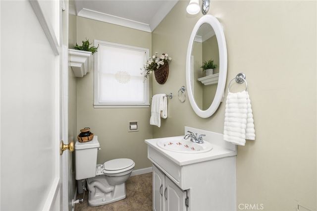 1034 E Palmyra Avenue, Orange, CA 92866