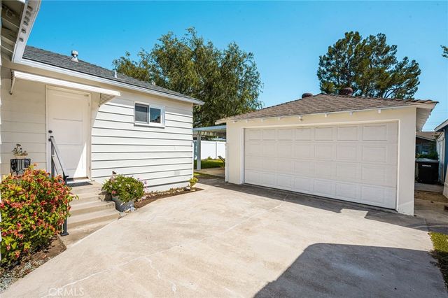 1034 E Palmyra Avenue, Orange, CA 92866