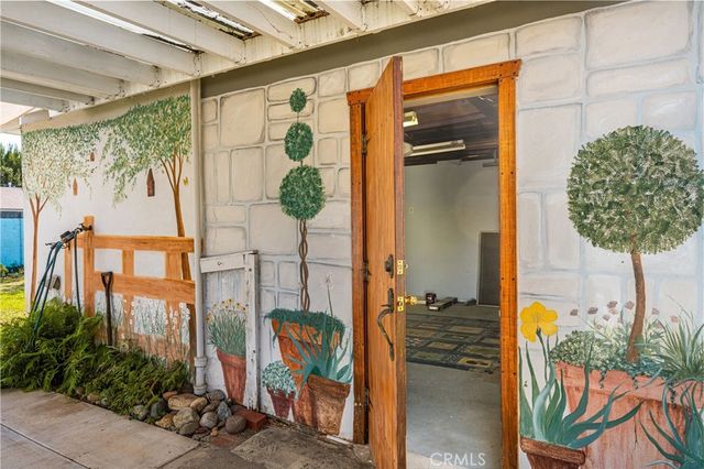 1034 E Palmyra Avenue, Orange, CA 92866